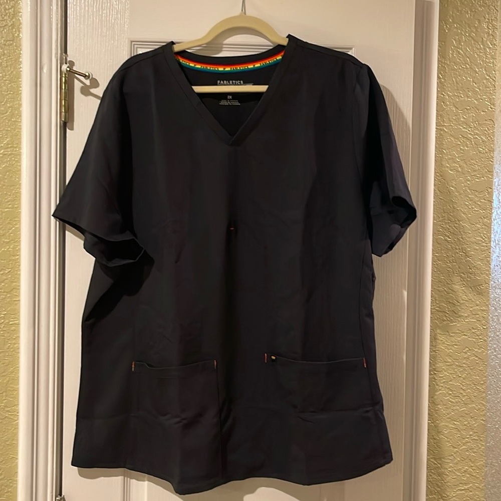 Fabletics Black Scrub Top 2X rainbow stitching